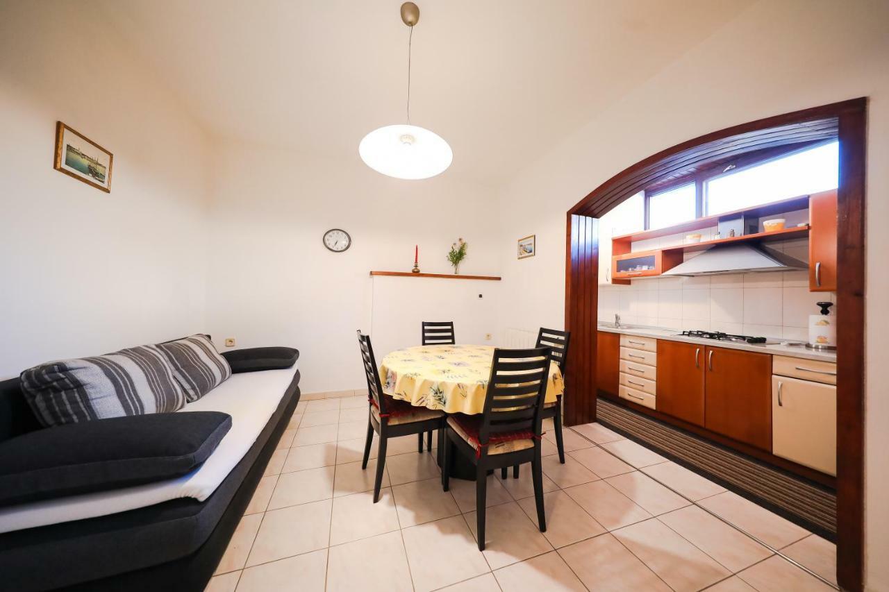 זאדאר Apartman Antisin מראה חיצוני תמונה